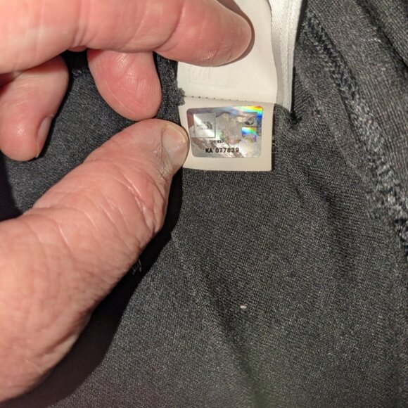 The North Face Women's V-Neck T-Shirt SM Never Stop Exploring VaporWick Hiking - Picture 10 of 10